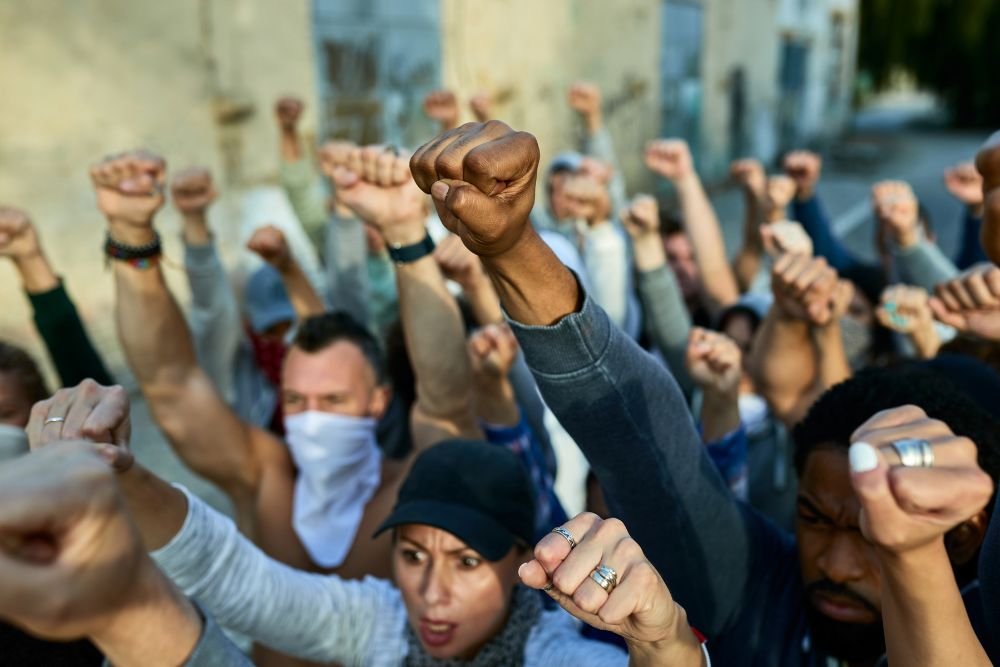Mass tourism in the Canary Islands sparks protests over unsanitary conditions