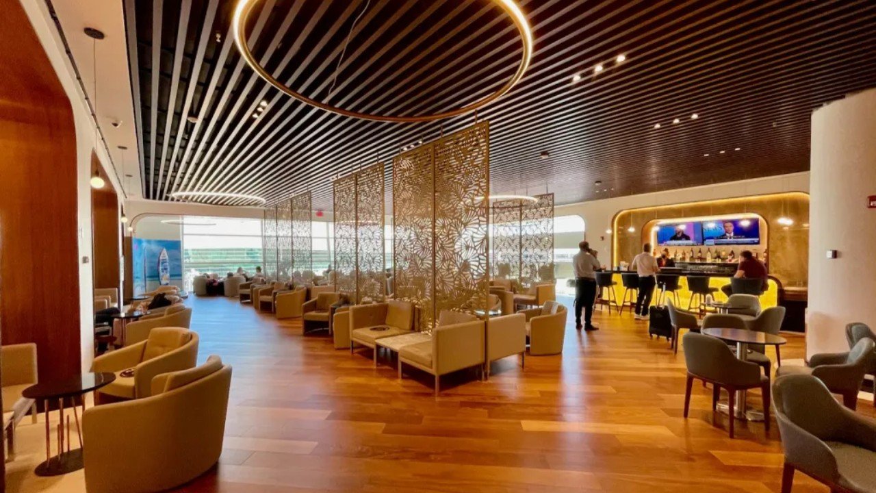 Airport Lounges: Hidden Gem or Overrated Luxury